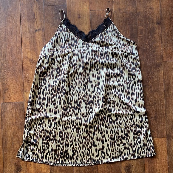 🥳HOST PICK 🛍NEW! Wild Thoughts Leopard Cami Tank - Picture 2 of 3